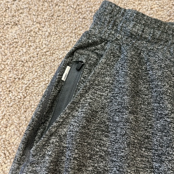 Vuori Men’s Ponto Shorts - Soft Heather Gray - Picture 3 of 6